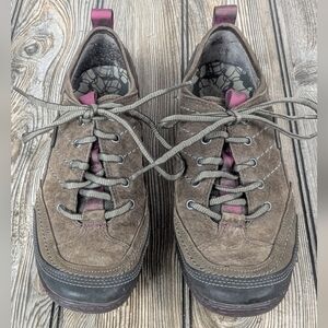 Merrell Stone Size 6.5 Brown Leather Sneakers Hiking Outdoor Shoes Purple Trim